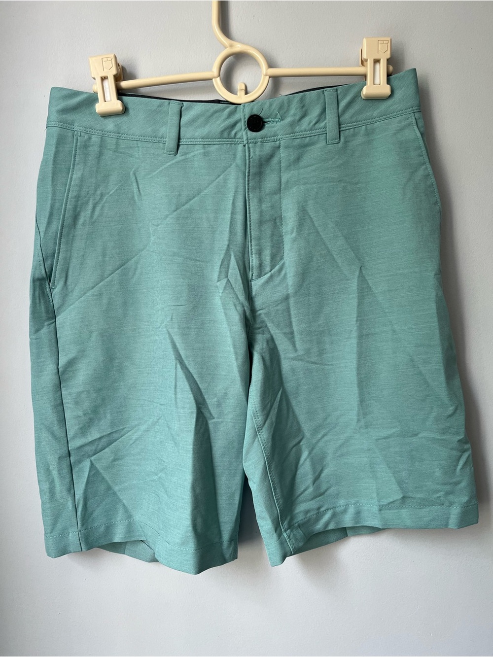 Vrst Mens Performance Shorts Green Elastic Back Stretch Activewear Size 30